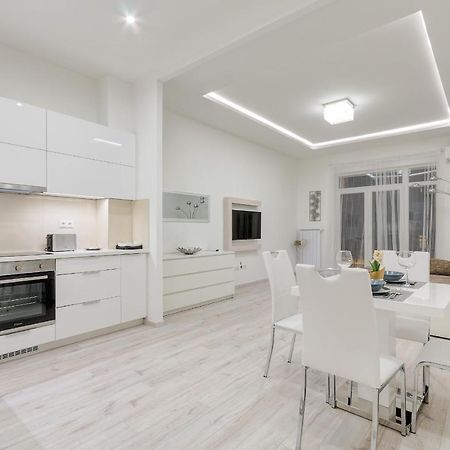 D.Five Kiraly Street Superior Apartment With City View บูดาเปสต์ ภายนอก รูปภาพ