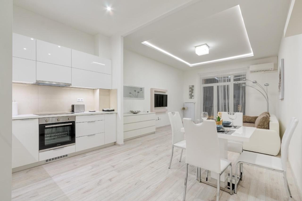 D.Five Kiraly Street Superior Apartment With City View บูดาเปสต์ ภายนอก รูปภาพ